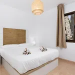 Home2book Sunny Terrace & Pool In קורלחו