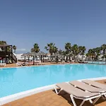Home2book Sunny Terrace & Pool In דירה